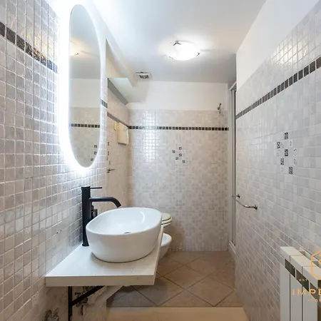 Historic Center Flat - 5min To Colosseum, 300mt To Metro, A-c